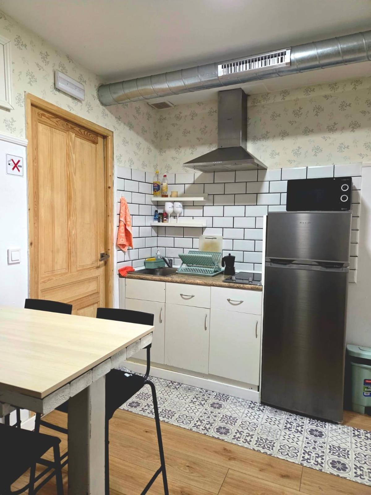 Bretema Hostal *